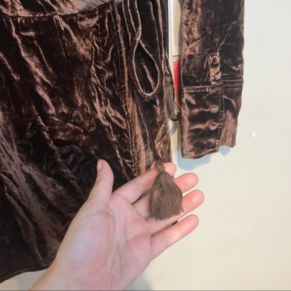 FREE PEOPLE VIOLA VELVET WRAP LAPEL COLLAR LONG SLEEVE BUTTON CUFF ROMPER NWT L - Picture 4 of 6